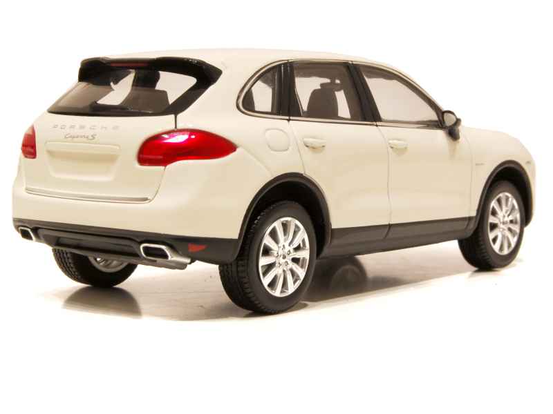 porsche cayenne miniature