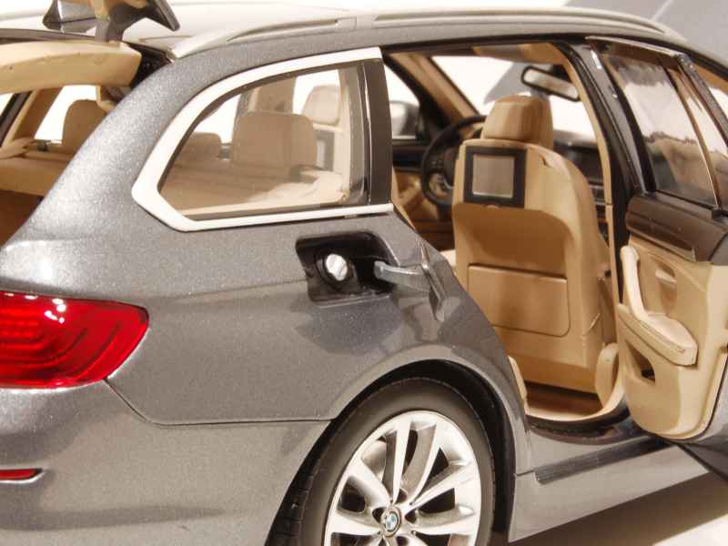BMW - 550i Touring/ F11 2010 - Norev - 1/18 - Autos Miniatures Tacot