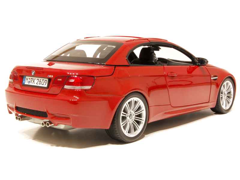 1/18 BMW特注 M3 クーペ レッド 80430422603 BMW M3 1⁄18 Ruby Radio red