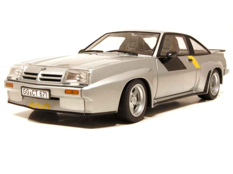 Opel Manta GT/E Revell 1/18 - Maquette Blanche - Neuve
