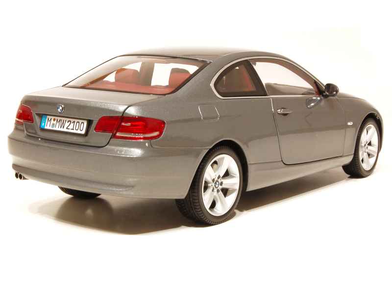 66431 BMW 330i Coupé/ E92 2006