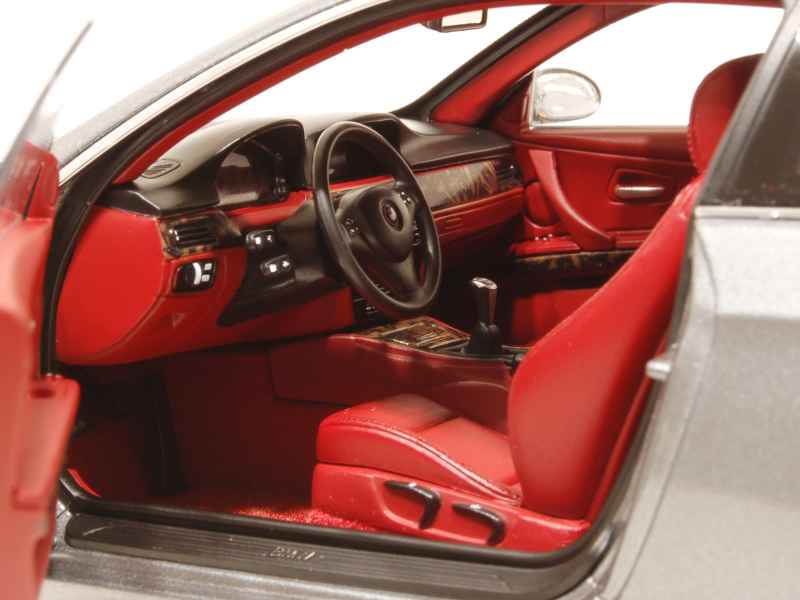 66431 BMW 330i Coupé/ E92 2006