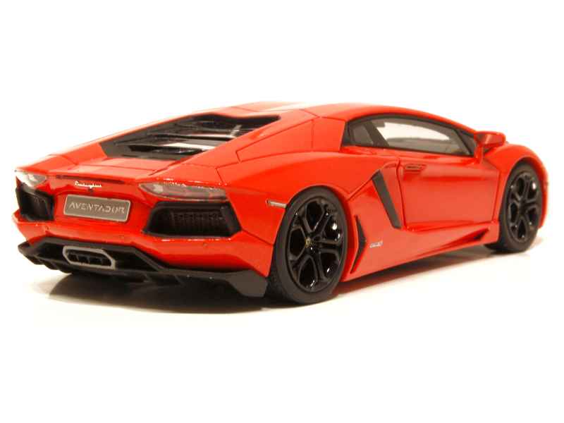 66584 Lamborghini Aventador LP 700-4 2011