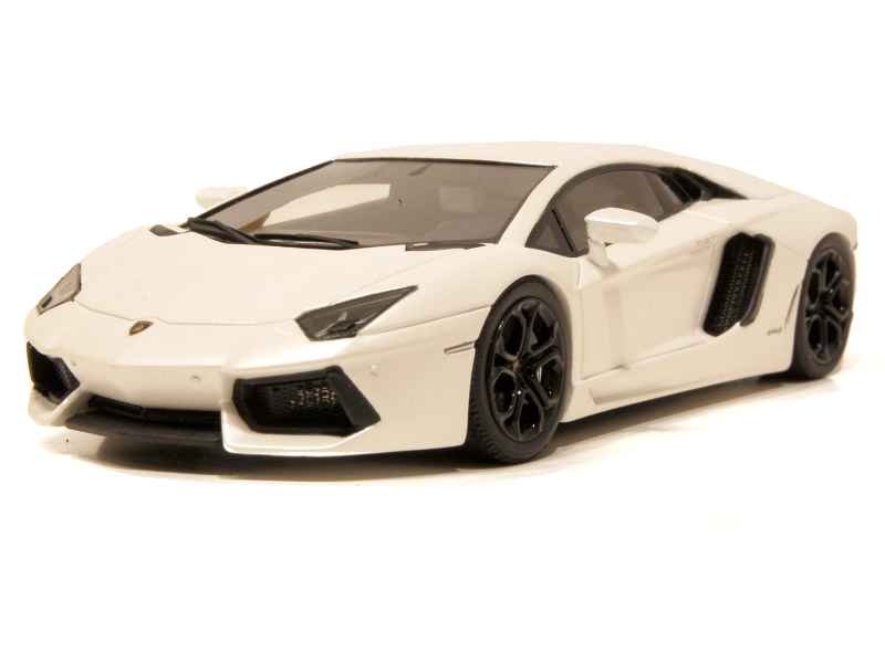 66716 Lamborghini Aventador LP 700-4 2011