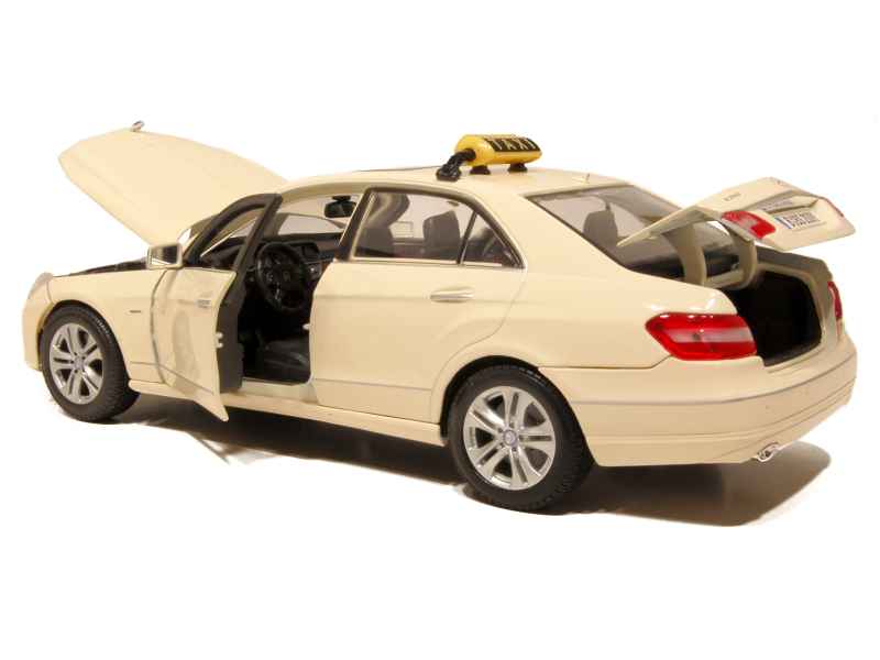 66840 Mercedes E Class/ W212 Taxi 2009