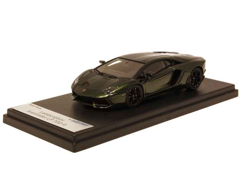 67189 Lamborghini Aventador LP 700-4 2011