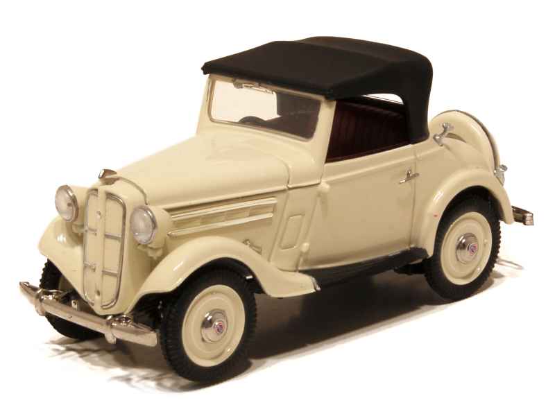 Datsun 17 Roadstar crème (Ebbro) 1/43e