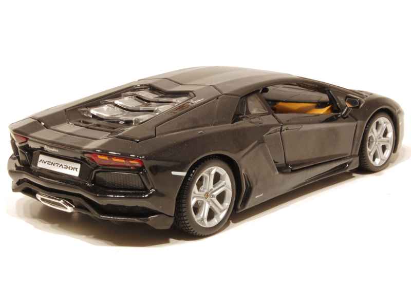 67657 Lamborghini Aventador LP 700-4 2011
