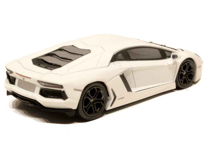67675 Lamborghini Aventador LP 700-4 2011