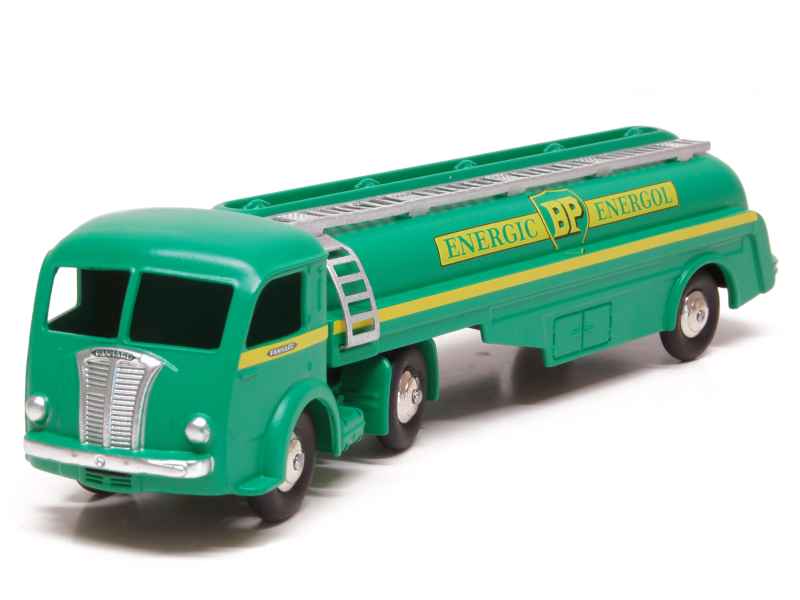67836 Panhard Movic Citerne BP