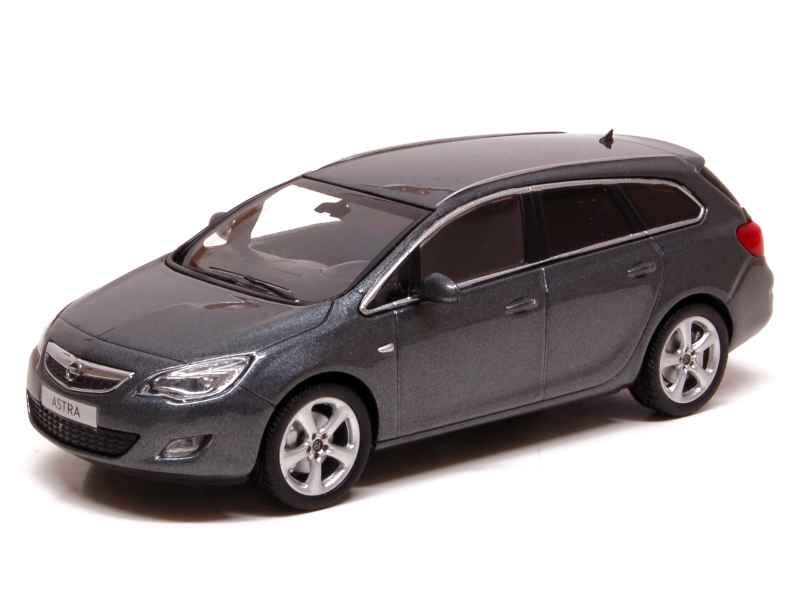 67966 Opel Astra J Sports Tourer 2011