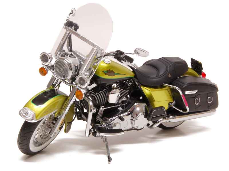 68140 Harley Davidson FLHRC Road King Classic 2011