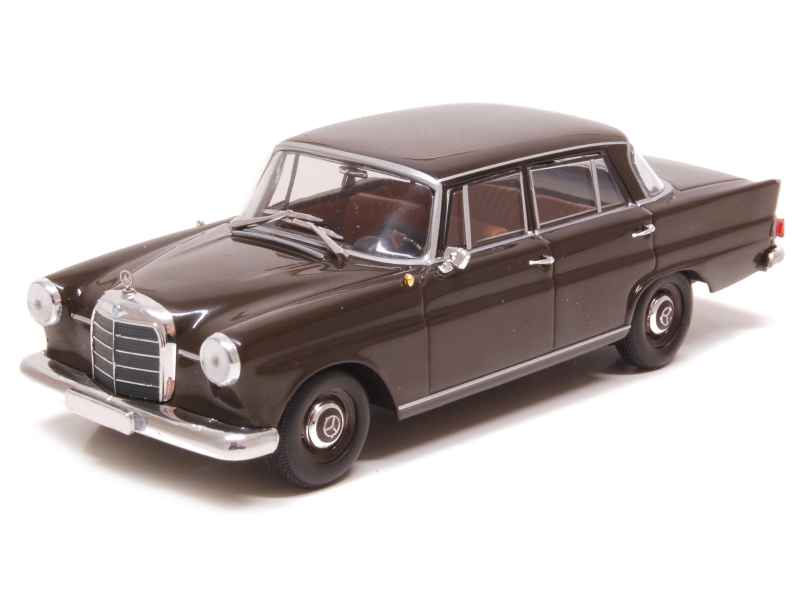 68437 Mercedes 190/ W110 1961