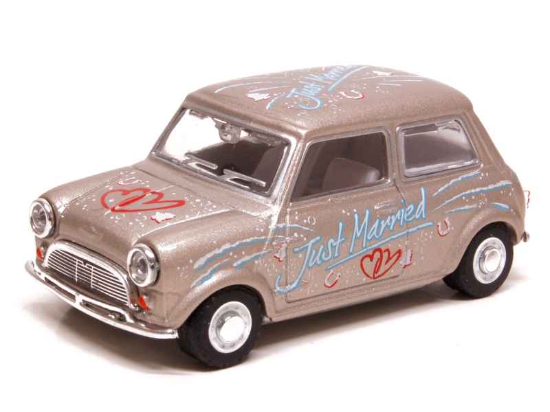 69246 Austin Mini Just Maried