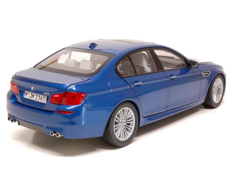 70290 BMW M5/ F10M 2012