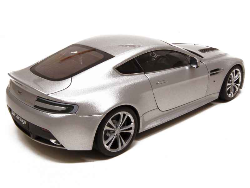 Miniature Aston Martin DB7 Vantage V12 1/18 Maisto - Verte, Ouvrants