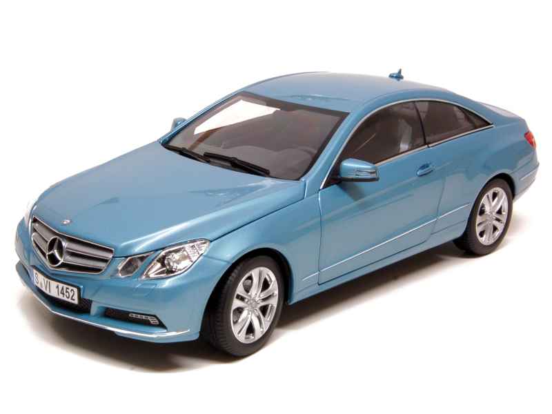 71056 Mercedes E Class Coup&eacute;/ C207 2009