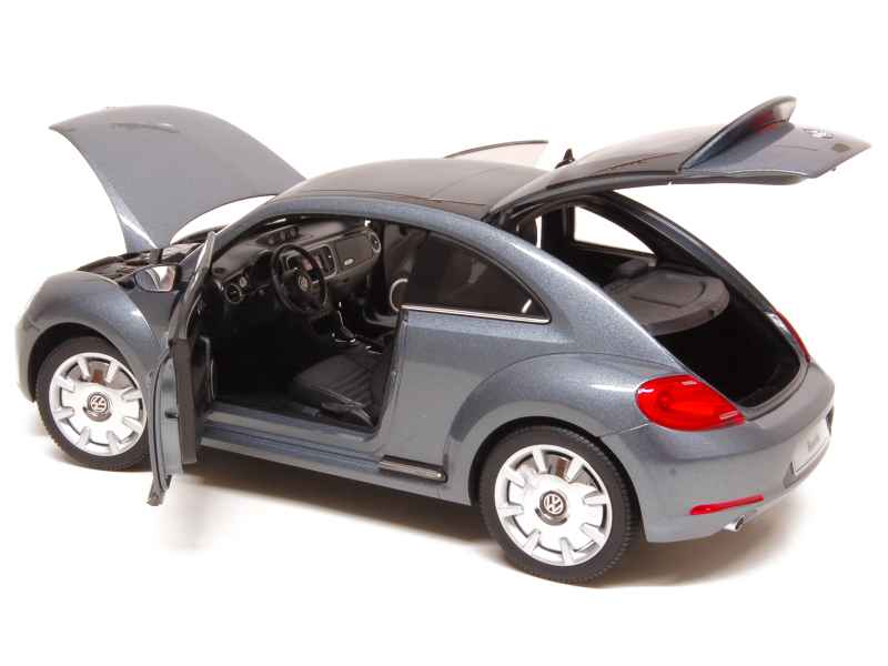 71123 Volkswagen New Beetle 2011