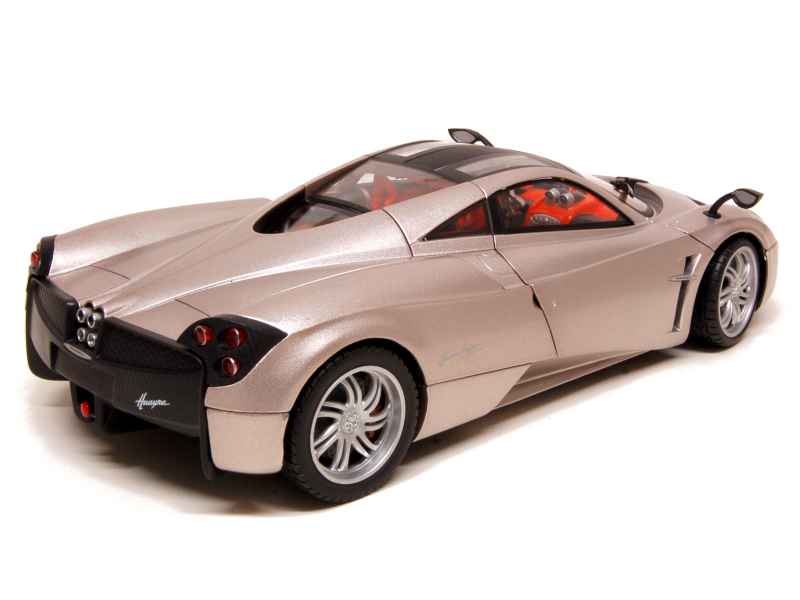 71229 Pagani Huayra 2011