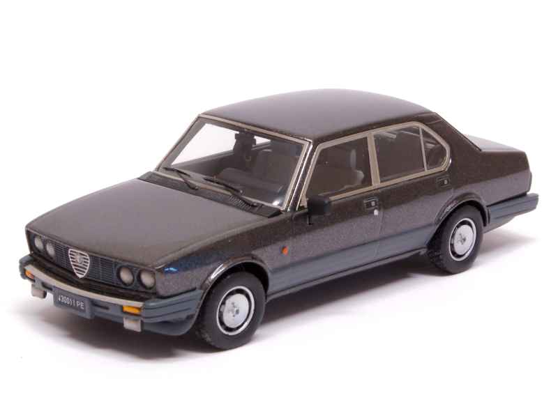 71877 Alfa Romeo Alfetta 2000 1983