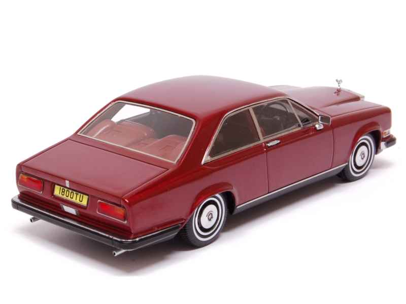 La Rolls Royce Camargue della Burago made in Italy Scala 1:22