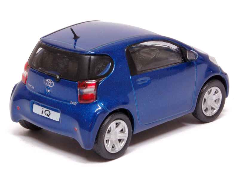 72737 Toyota IQ 2009