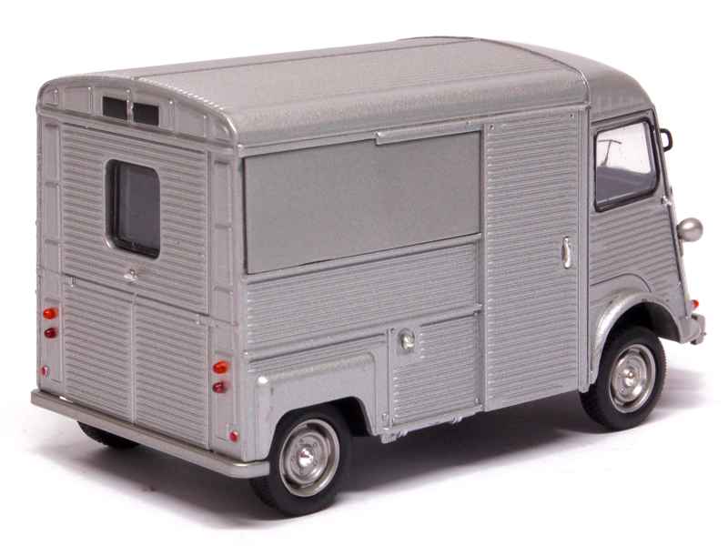 Solido 1/18 Scale Diecast 80601 - Citroen Type H Van - Pinder Circus