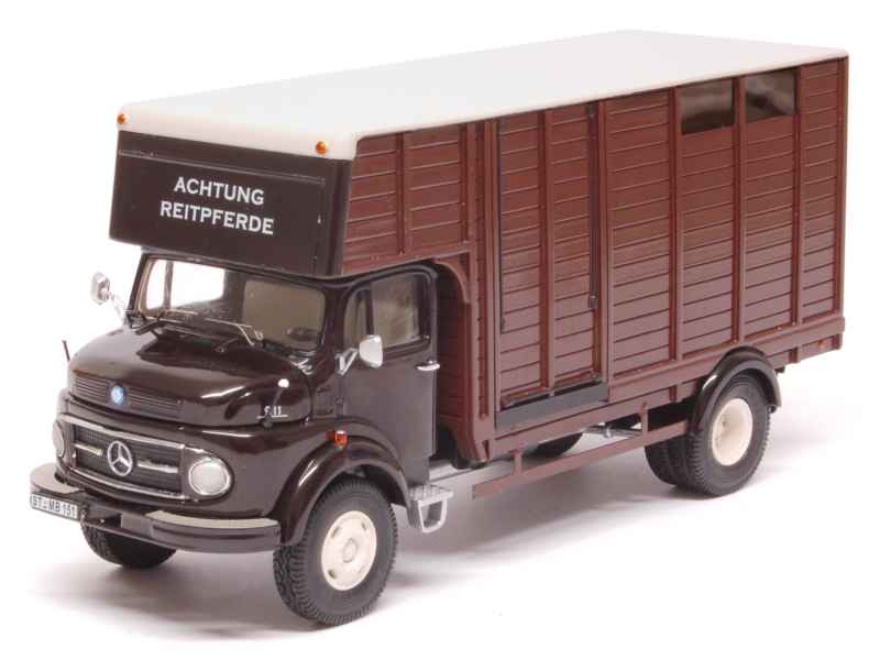 74576 Mercedes L911 Transport de Chevaux