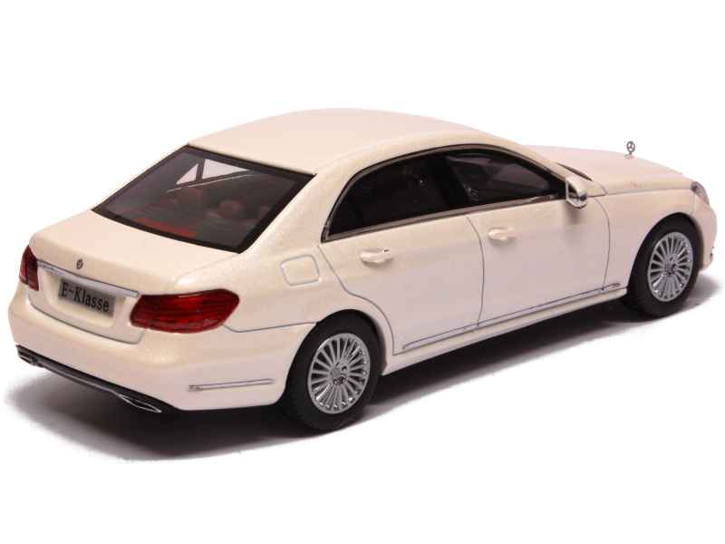 MERCEDES CLASSE E BREAK S212 ELEGANCE Blanc KYOSHO 1:43 of referenc