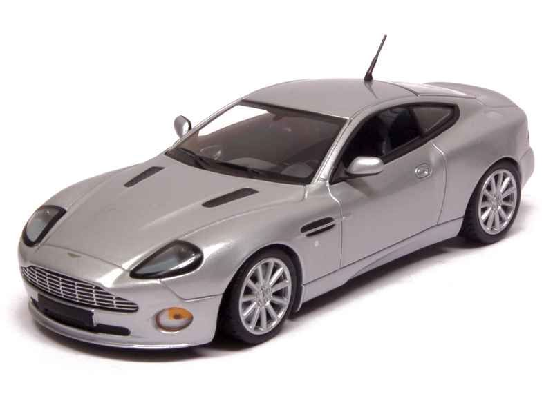 Aston Martin Vanquish S (Minichamps) 1:43