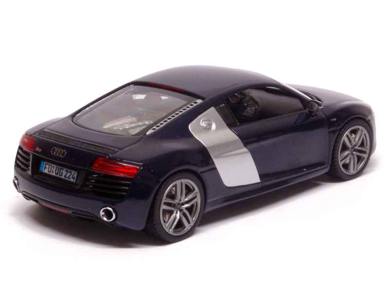 75817 Audi R8 V10 2012