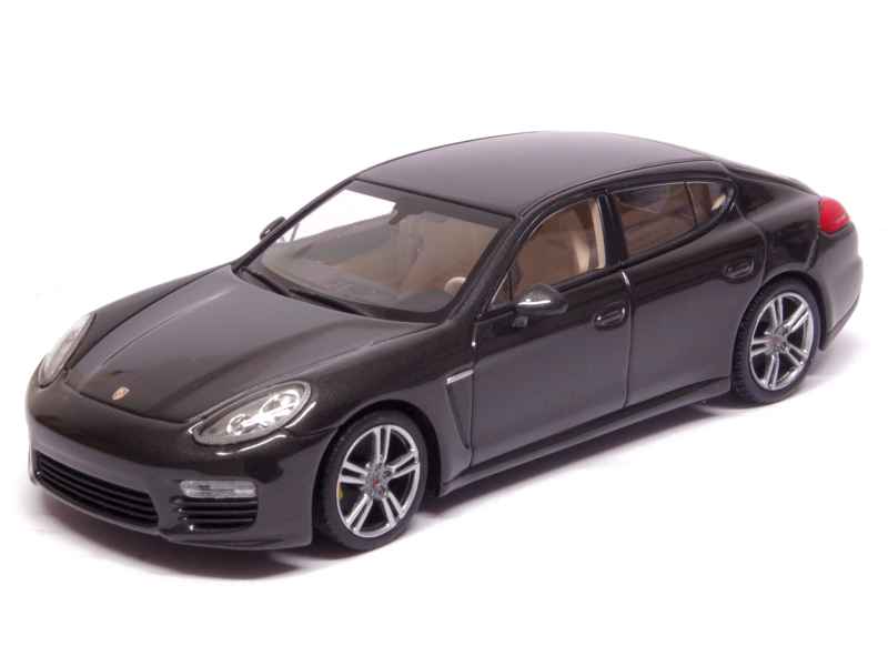 76205 Porsche Panamera Turbo S 2013