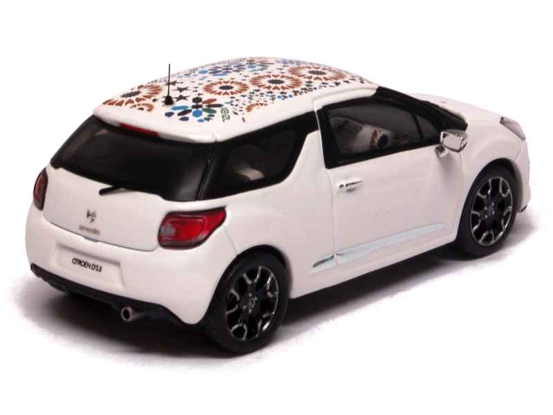 76323 Citroën DS3 Kenzo 2010