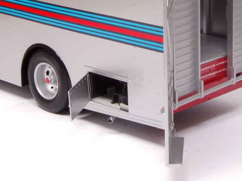 76417 Mercedes O317 Renntransporter Porsche