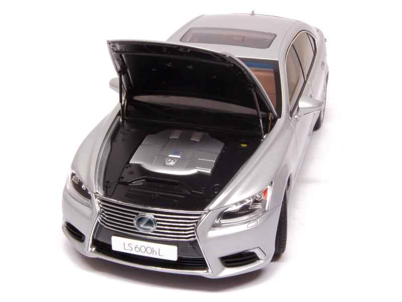 Lexus - LS600HL 2013 - AUTOart - 1/18 - Autos Miniatures Tacot