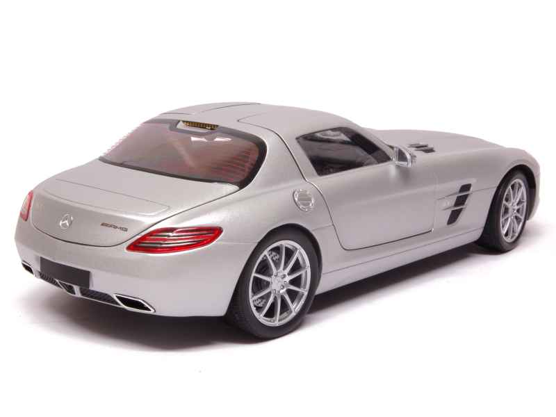 Mercedes SLS AMG C197 2010 – Minichamps 1/18, Modèle Réduit Métal Collection