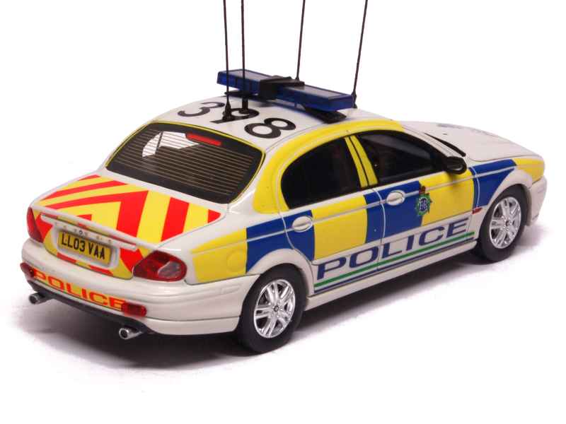 77079 Jaguar Type X Police 2004