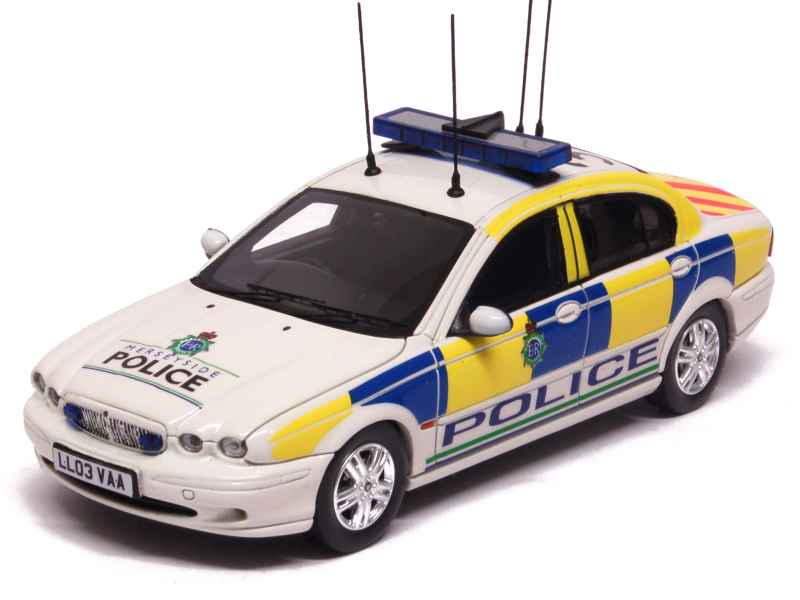 77079 Jaguar Type X Police 2004