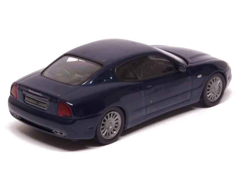 77150 Maserati Gransport Coupé 2004
