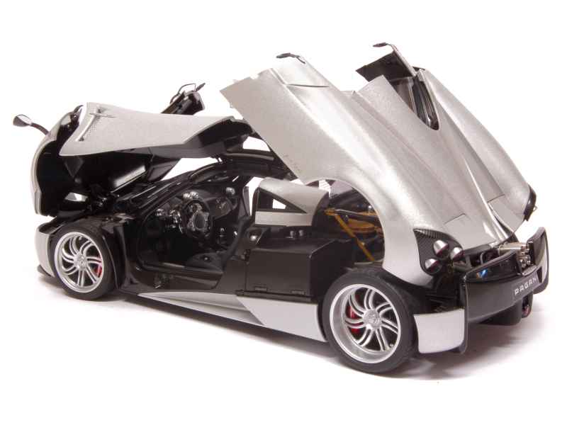 77365 Pagani Huayra 2012