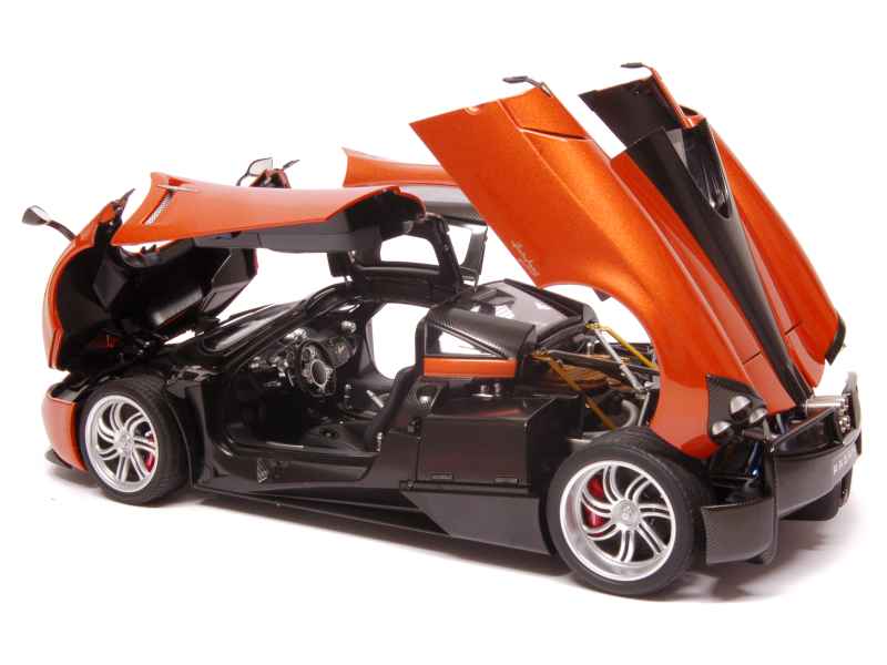 77366 Pagani Huayra 2012