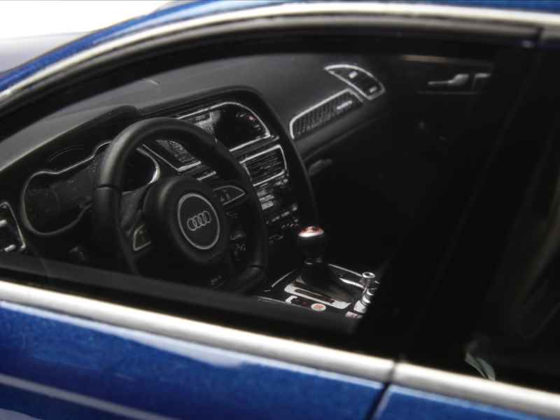 77481 Audi RS4 Avant 2012