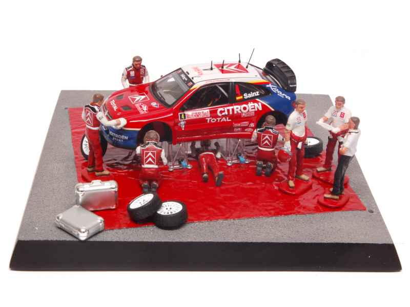 78410 Divers Diorama Stand Citroen Monte-Carlo 2004