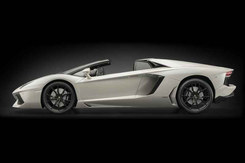 78890 Lamborghini Aventador LP 700-4 Roadster 2011