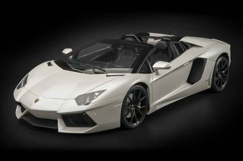 78890 Lamborghini Aventador LP 700-4 Roadster 2011