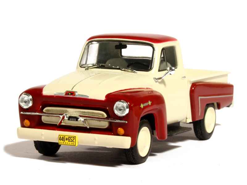 CHE017 Chevrolet Chevy 500 1983 Chevrolet collection 1/43 Diecast 