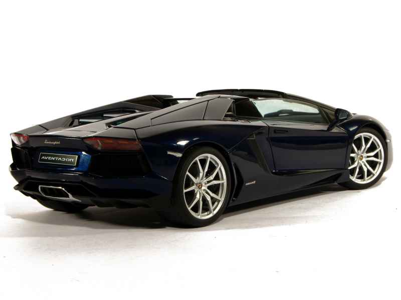 79120 Lamborghini Aventador LP 700-4 Roadster 2013