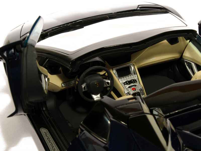 79120 Lamborghini Aventador LP 700-4 Roadster 2013