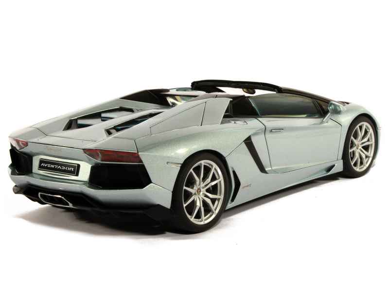 79121 Lamborghini Aventador LP 700-4 Roadster 2013