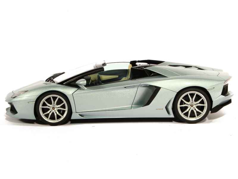 79121 Lamborghini Aventador LP 700-4 Roadster 2013